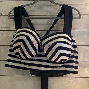 Black and White longline Swim Top